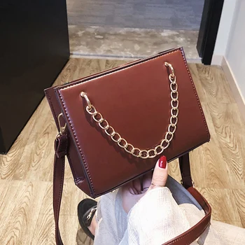 

The new Chaohan version of the retro port style slanted a small bag over a hundred pieces of texture handbag.