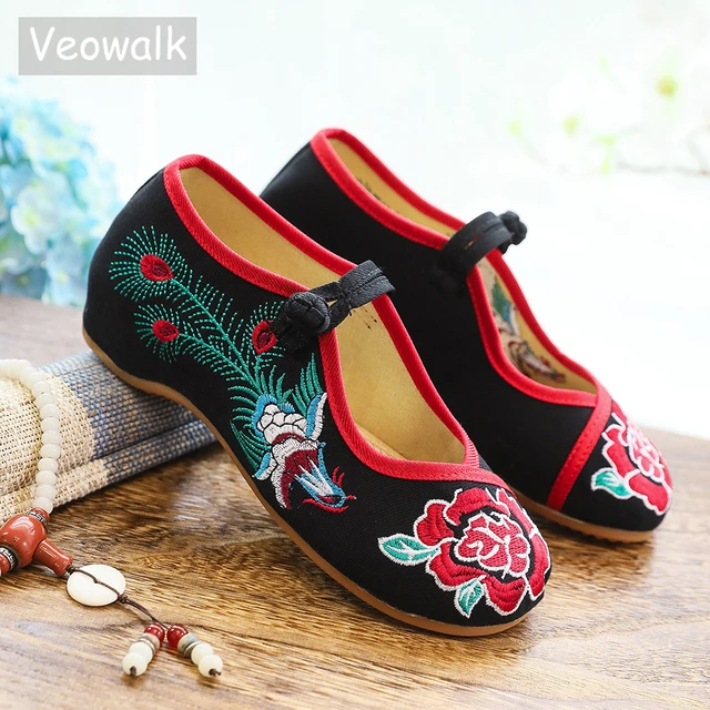 Chinese Old Beijing Women Casual Shoes Embroidered Cloth Shoes