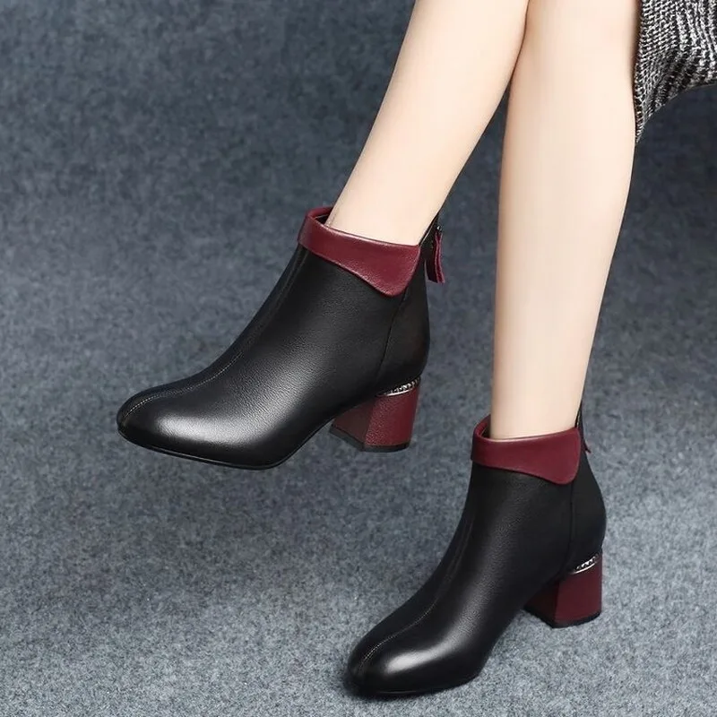 Short boots women 2019 wild thick heel round head Martin boots increased warm women's shoes middle heel short tube