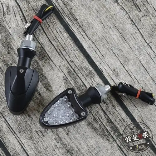 black 2PCS Алюминиевый сплав треугольный Мото Светодиодный для honda suzuki yamaha harley Кафе racer moto указатель поворота металлический классический мотоцикл светодиодный - Цвет: black 2PCS