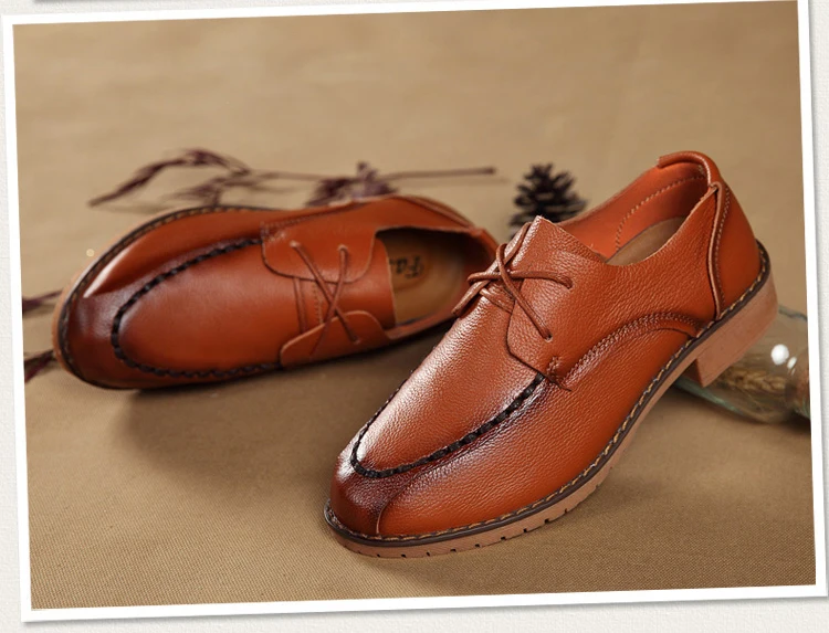 Осенние женские туфли-оксфорды из натуральной кожи; женская обувь с перфорацией типа «броги» в стиле ретро; модная повседневная обувь для женщин; лоферы в римском стиле на низком каблуке; 19