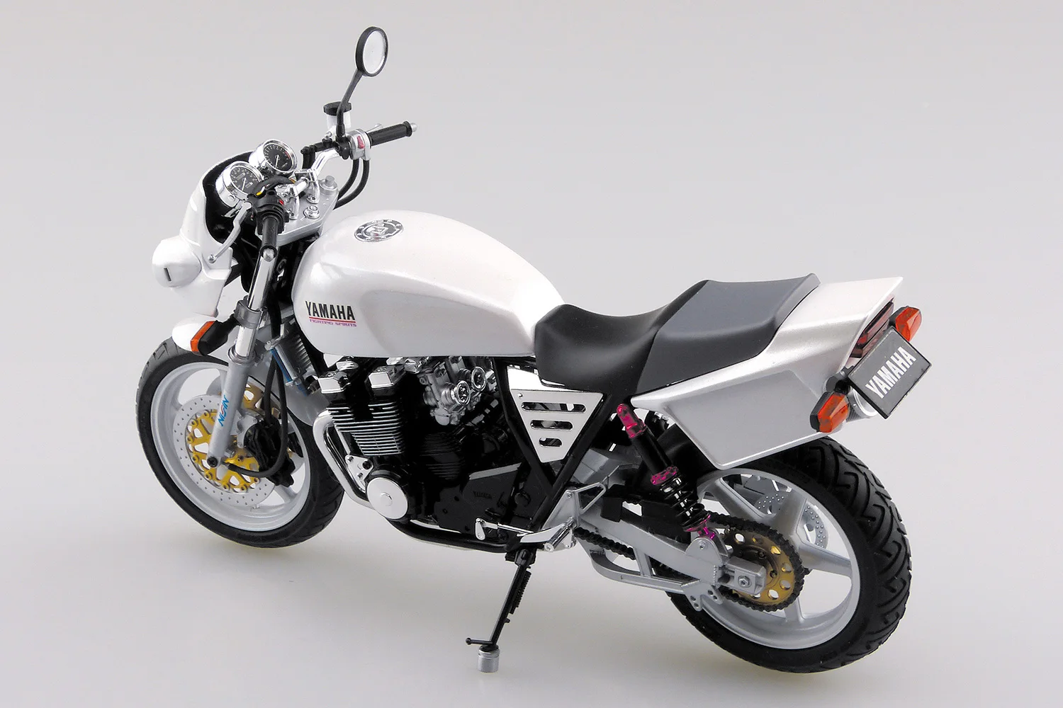 Модель сборки 1/12 Yamaha XJR400S мотоцикл с модифицированными частями 05326