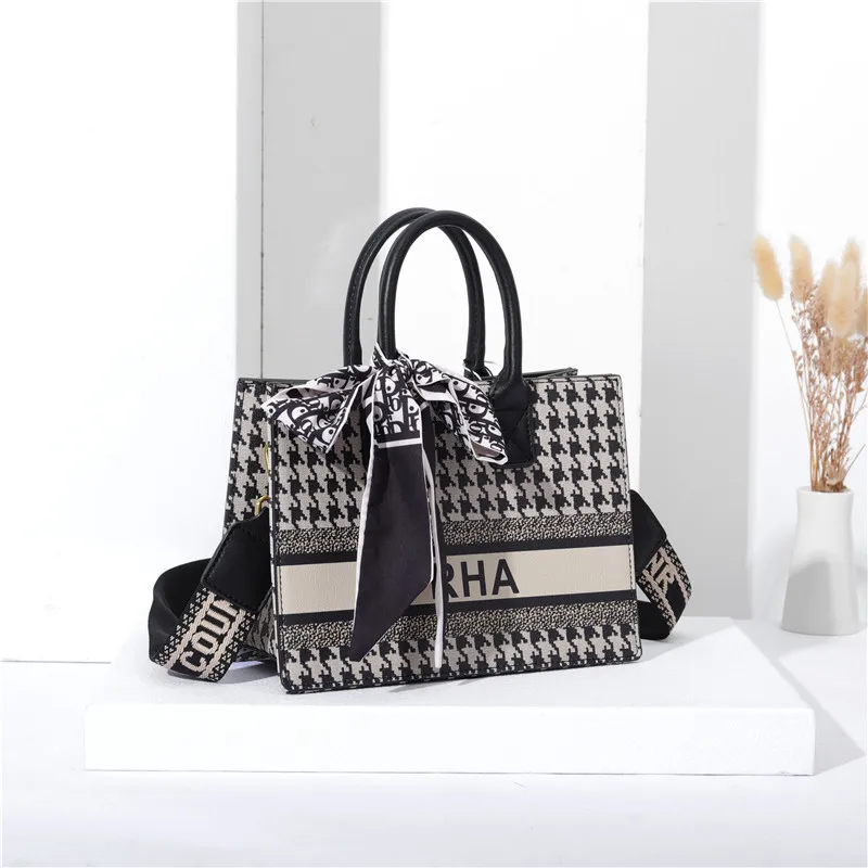 PRHA Luxury Designer Handbag Classic Clutch Shoulder Crossbody HandBag With  Zipper Closure For Women