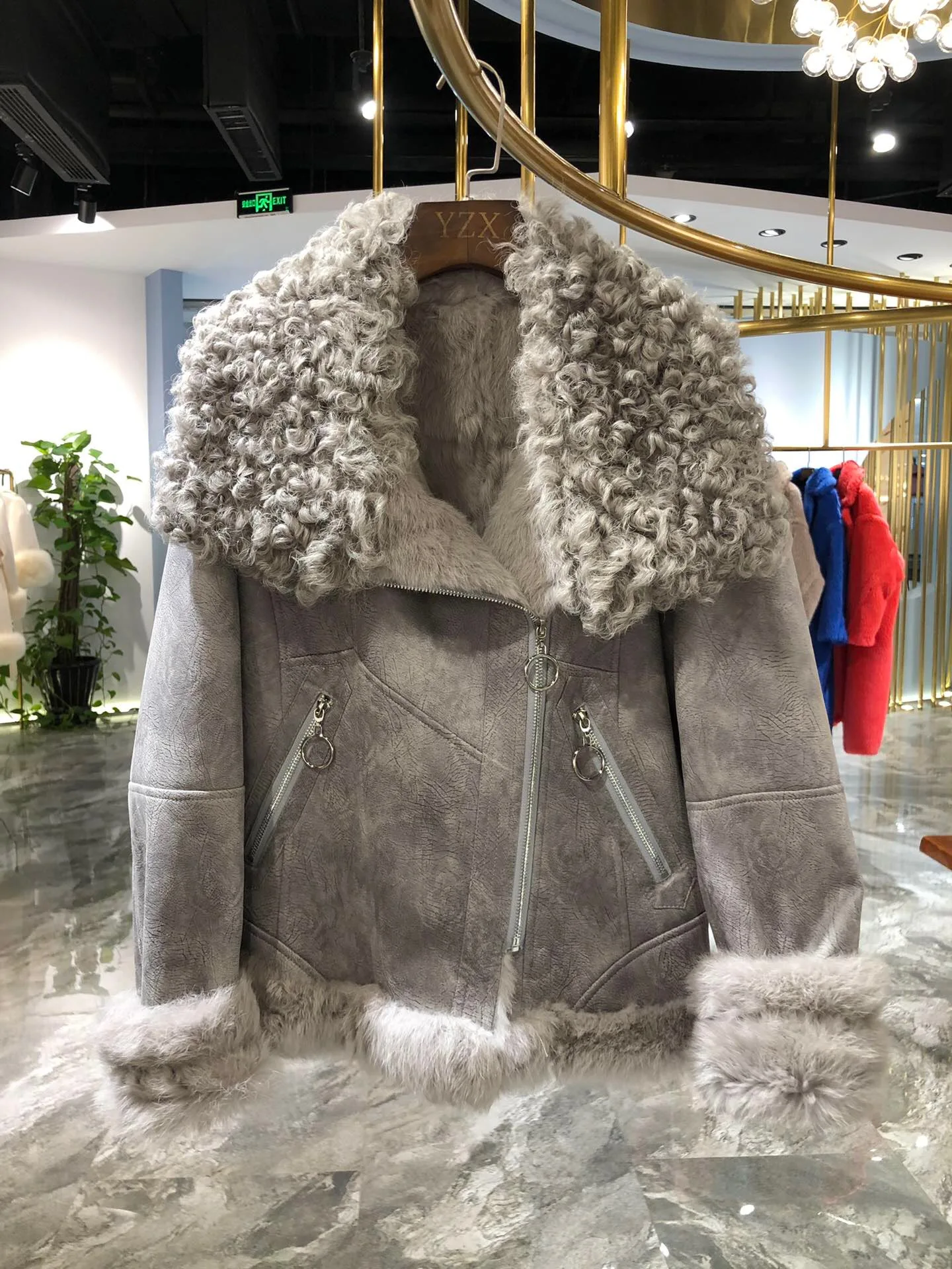 2019 Grote Revers Coney-Lederen Korte Vrouwen Jas Winter 2019 Grote Revers Coney-Lederen Korte Vrouwen Jas Winter