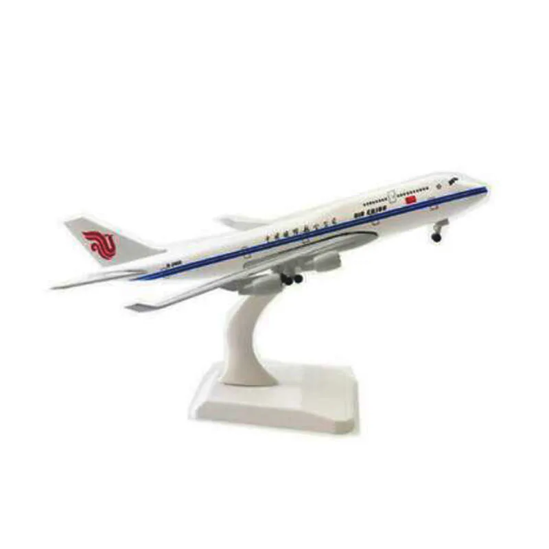 20CM Airbus Boeing B747 B777 A380 A350 Airlines Airplanes Plane Aircraft Alloy Model Toy With Landing Gear Toys F Collections - Цвет: B747 China Airline