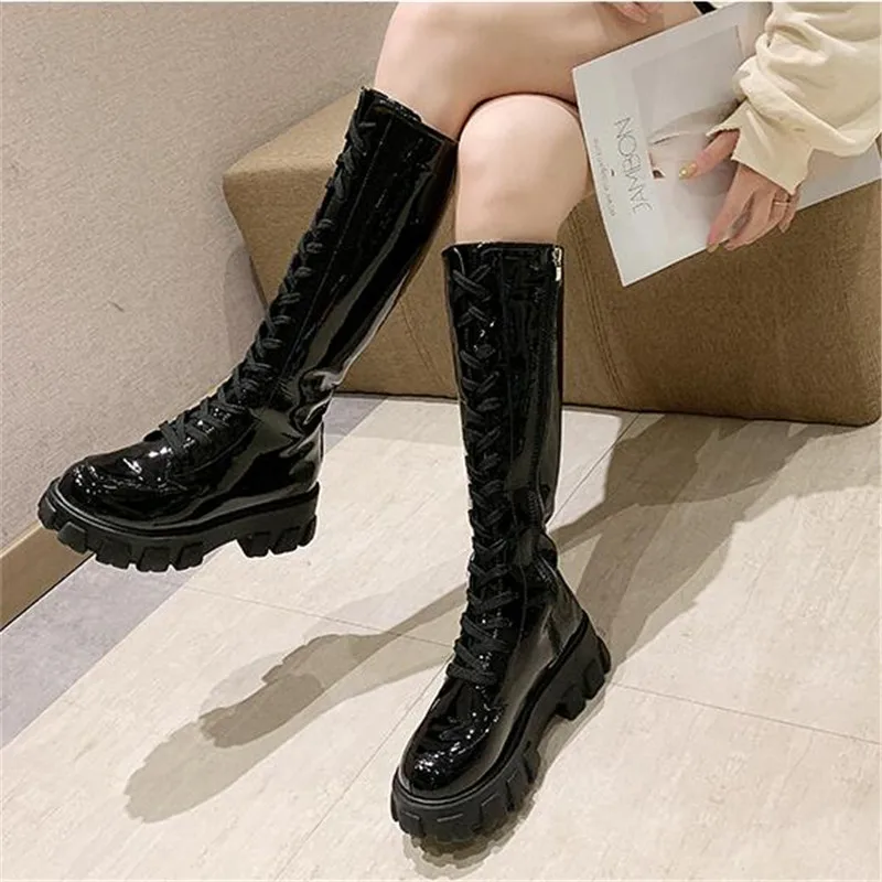 Cena Cukierkowe kolory Sexy Slim skórzane kozaki damskie damskie jesienne zimowe buty do kolan moda damska buty na słupku z paskiem długie buty