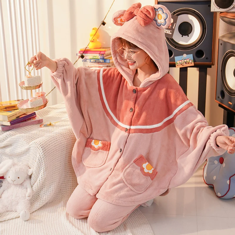 

Coral Fleece Nightgown Winter Pyjamas Flannel Pajamas Hooded Batwing Women Sleepwear Keep Warm Intensification Loose Version