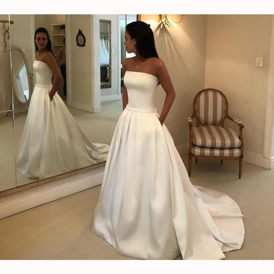 

Simple Satin Ball Gowns Strapless Wedding Dresses Backless Long Dress With Sweep Train Bridal Gown Formal Prom Vestido de Noiva