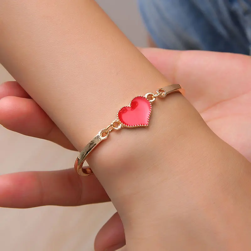 

Simple Fashion Heart-shaped Bracelet Retro Lucky Grass Bracelet Charm Women's Bracelet Lover Family Friend Jewelry Gift