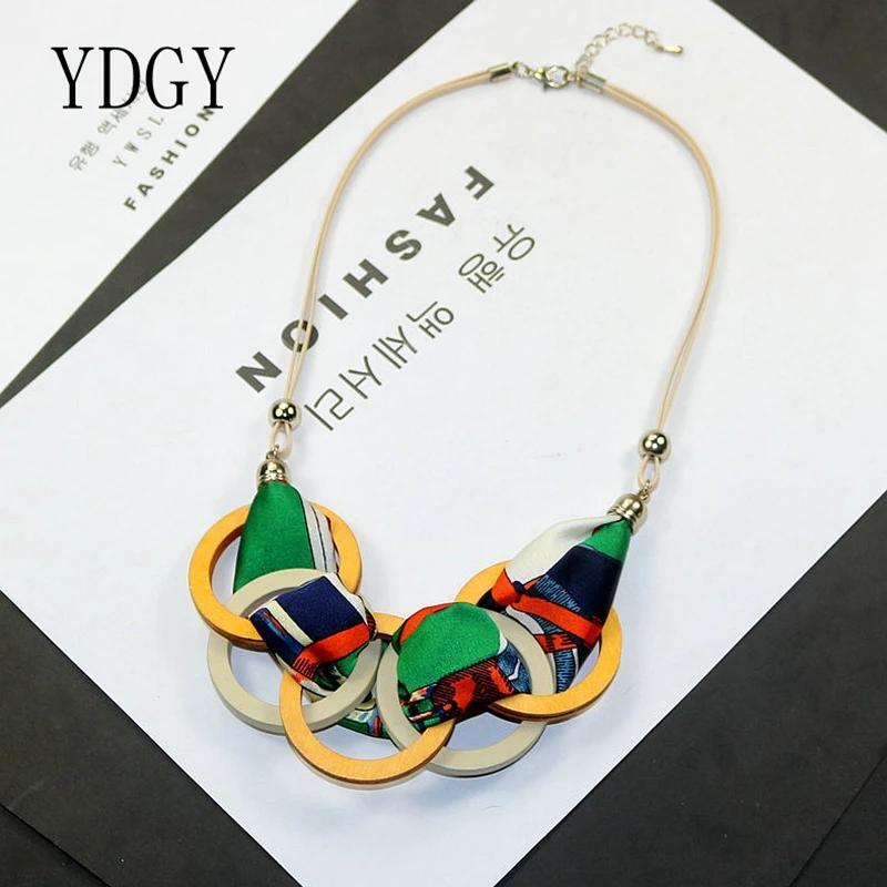 2019autumn and winter new clavicle chain colored laced necklace, ladies fashion air Necklace