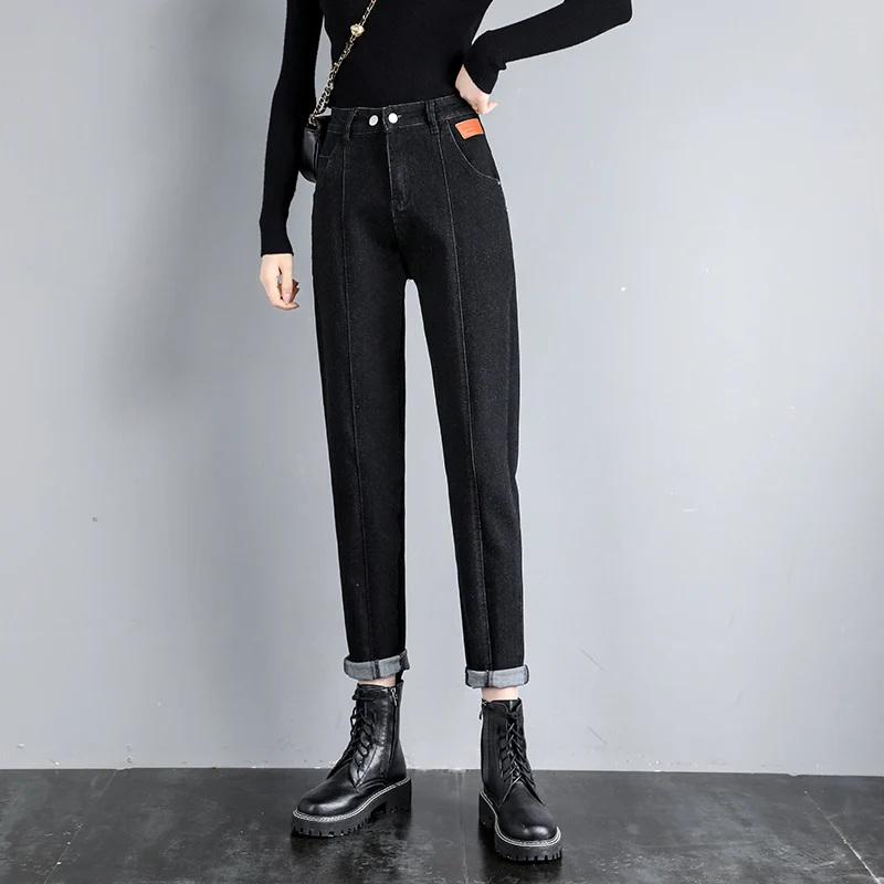 Рисунок 3 - Джинсы женские, новинка весны 20222