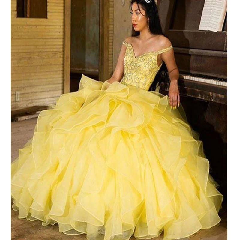 Платья Quinceanera желтого цвета с открытыми плечами из органзы каскадные платья для выпускного вечера платье для бала-маскарада сладкое 15 платье vertidos de