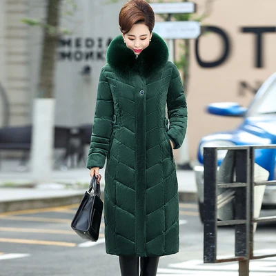 Зимняя Вельветовая куртка для мамы среднего возраста, со съемным меховым воротником, с капюшоном, тонкое пальто, большие размеры, теплые длинные женские парки - Цвет: green