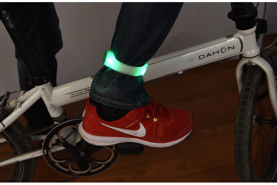 AONIJIE ночной бег велопрогулки светодиодная предохранительная лампа повязки светоотражающий браслет для бегуна велосипед наездника