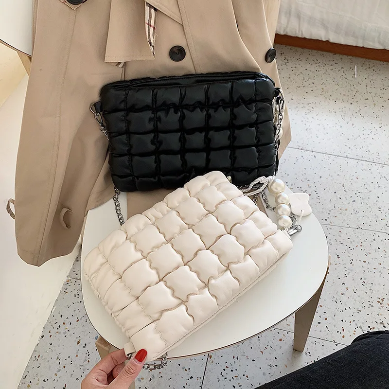 

2019 Autumn & Winter New Style WOMEN'S Bag Sweet Ladies' Chain Rhombus Thin Cloud Bag Pearl Pendant Cool Bag