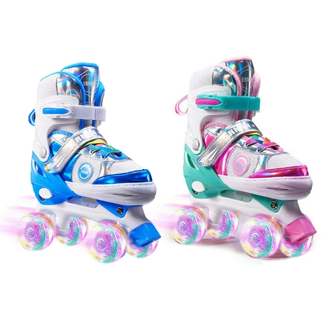 Les patins à roulettes pour enfants clignotent tous les ensembles