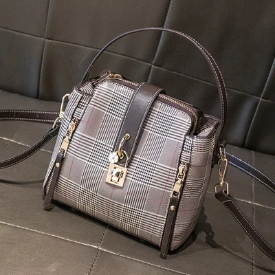 Brown small New Luxury Leather Shoulder Bag Women Quality Brand Handbags Messenger Bags Fashion Designer Geometric Door Lock Women's Handbag - Цвет: Brown small
