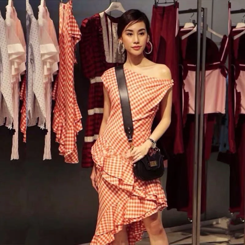 

2020 Summer Plaid Slanted Shoulder Sleeveless Middle Money Lotus Leaf Edge Irregular Dress 190284