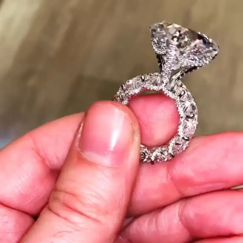 _07.00_02_04_08.still305