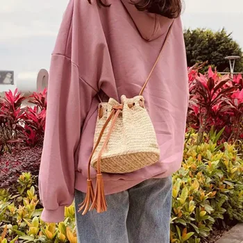 

Fashion Women Casual Beach Straw Bags Mini Crossbody Bags Rattan Handbags Fringe Drawstring Bucket Bags For Summer Beach