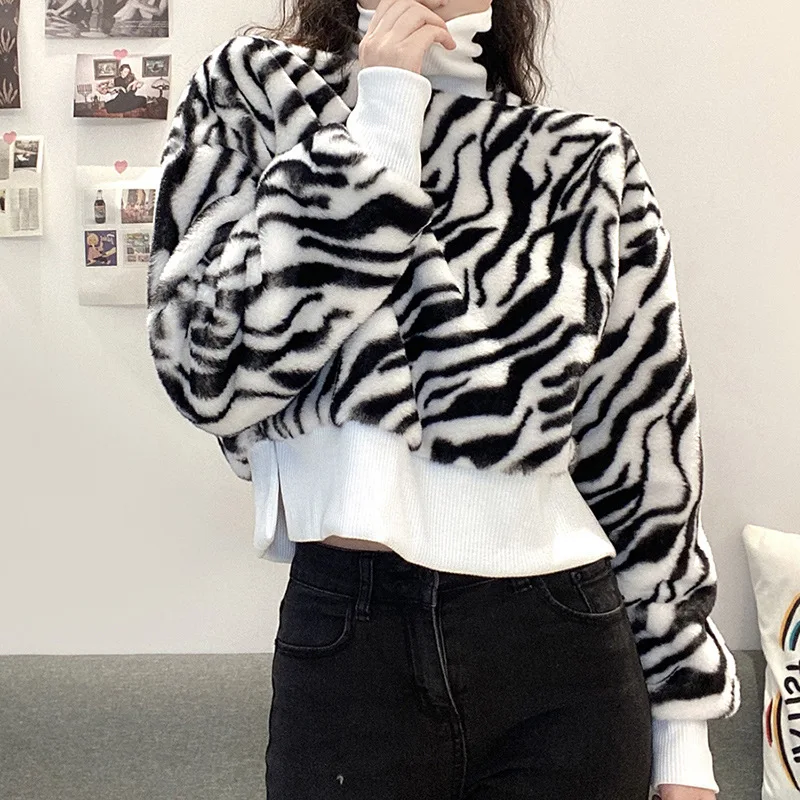 

Women Fluffy Plush Sweatshirt Autumn Streetwear Animal Print Loose Sweatshirt Tops Casual Long Sleeve Turtleneck Pullover Top