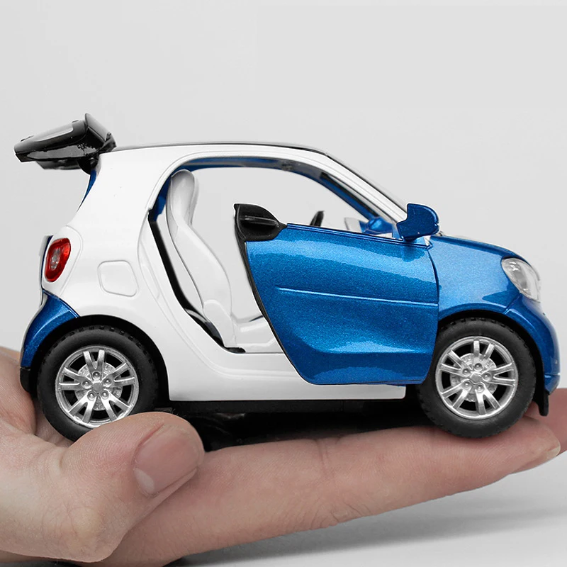 Новинка 1:32 Smart ForTwo сплав литья под давлением модель автомобиля оттяните назад автомобиль со звуковым светом ребенок подарок автомобили игрушки для детей оптом