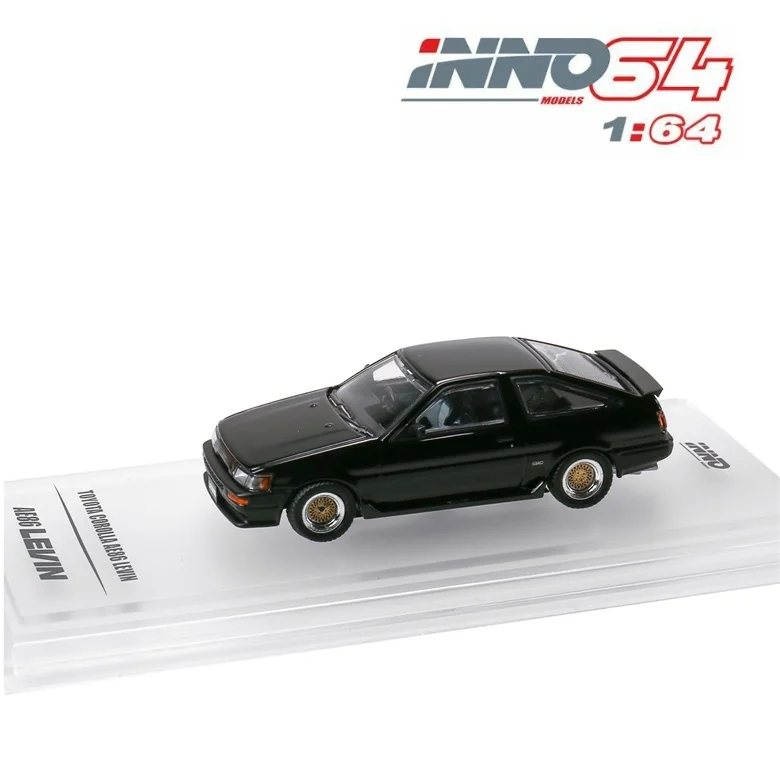 INNO64 1//64 Toyota Corolla AE86 Levin Black with Extra wheels set and water slid