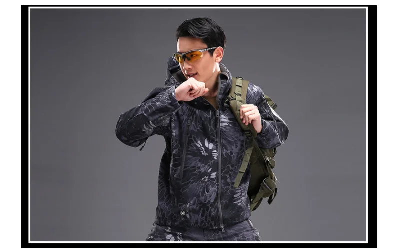Армейская камуфляжная зимняя водонепроницаемая мягкая оболочка куртка-бомбер ветровка охотничья одежда мужская куртка, пальто Военная тактическая куртка