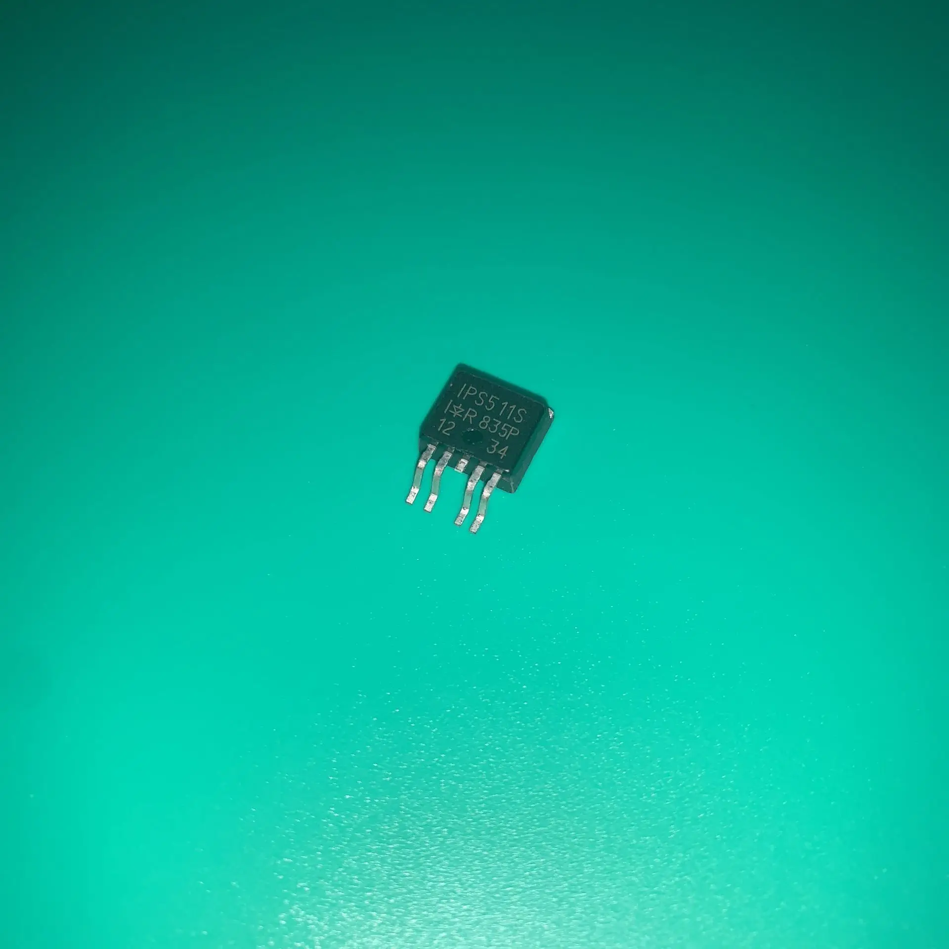 3pcs/lot IPS511S TO263-5 IC IPS511SPBF PWR SWITCH N-CHAN 1-1 D2PAK-5 IPS511STRRPBF IPS511 STRPBF IPS 511S 511STRPBF 511SPBF |