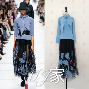 

New collar long sleeved round collar knitting top coconut trees safflower ornament embroidery elastic bust top and skirt suits