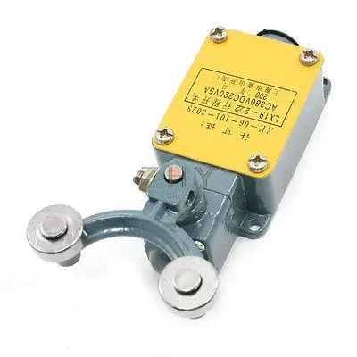 

AC 380V 5A Dual Rotary Roller Lever Arm Actuator Limit Switch LX19-222