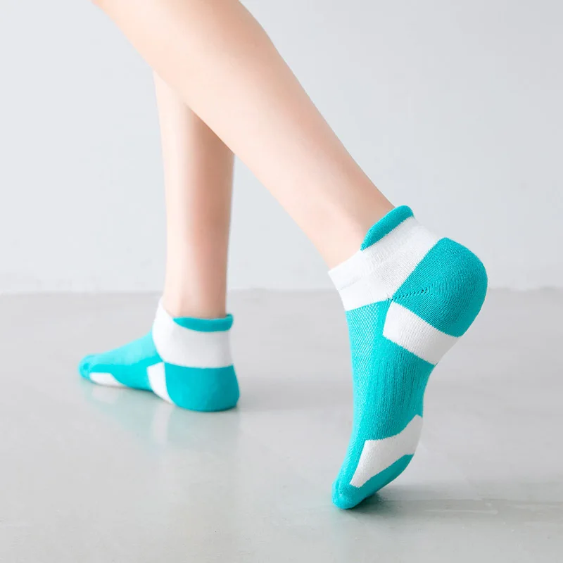 

cotton socks, sports socks wholesale winter thickening new winter hosiery for adult female ins short tube of the ship