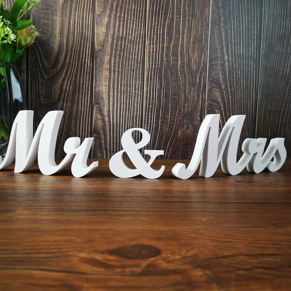 Свадебные украшения для стола Mr. & Mrs красные деревянные буквы freestanding red Mr милого