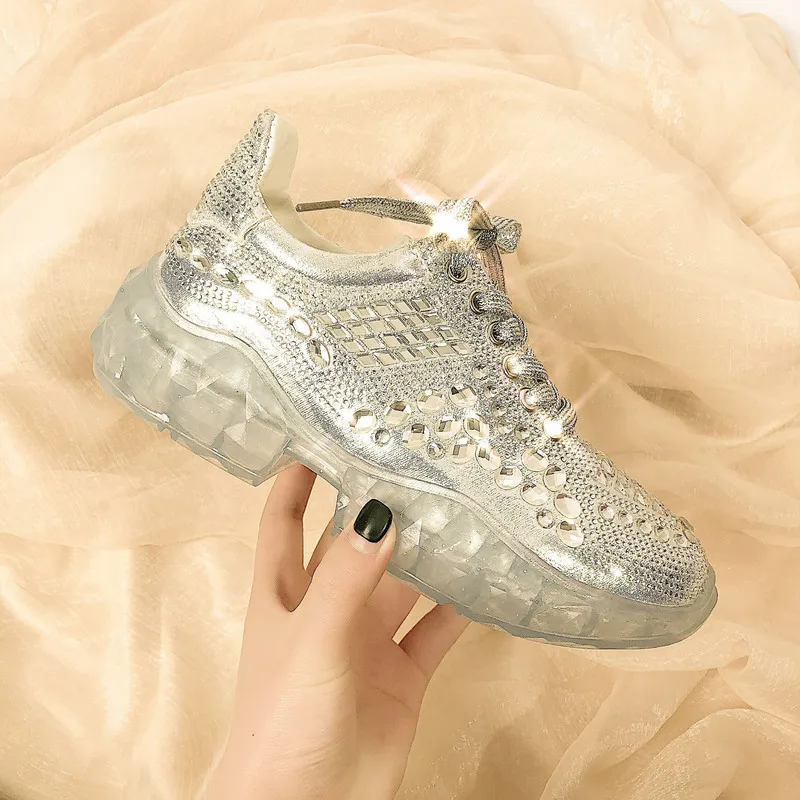 Демисезонный женская обувь; спортивная обувь; обувь с подошвой из Стразы Для женщин кроссовки удобные Повседневное Серебряный Bling Runnning обувь Y1-47