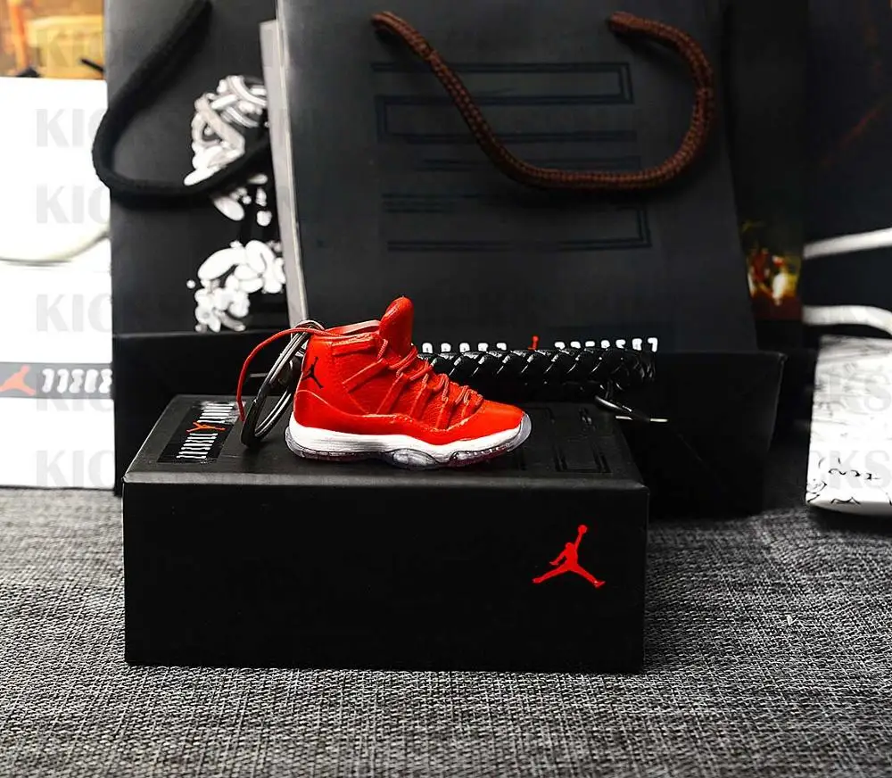 a shoe w rope Дропшиппинг индивидуальность DIY Air Jordan Generation AIR JORDAN11 стерео 3D мини-кроссовки фигурный брелок для подарка - Цвет: a shoe w rope