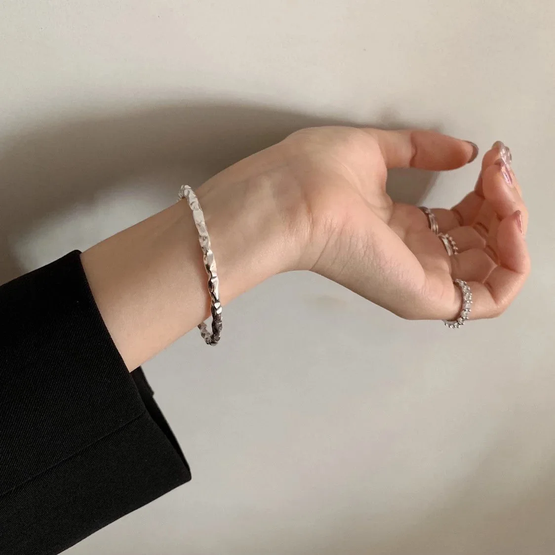 

Silvology Handmade Matte Blue Zircon Bangles for Women 925 Sterling Silver Irregular Texture Bangles Korea Birthday Jewelry Gift