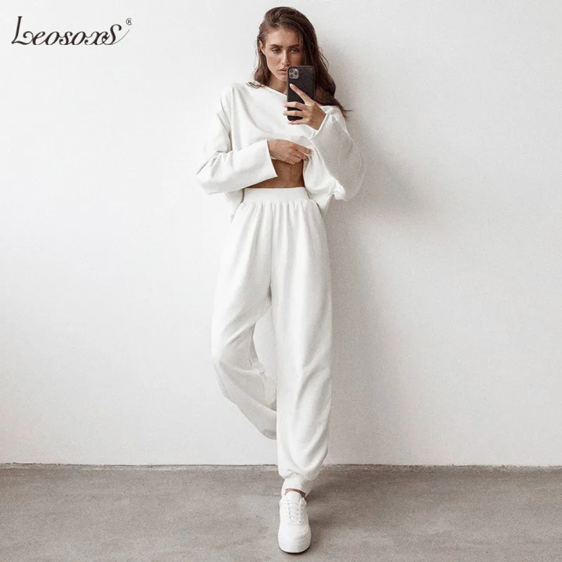 

2020 New O-neck Top Shorts Drawstring Simple Sexy Suit Womens Round Neck Oblique Shoulder Sweater And Harem Pants Two-piece Suit