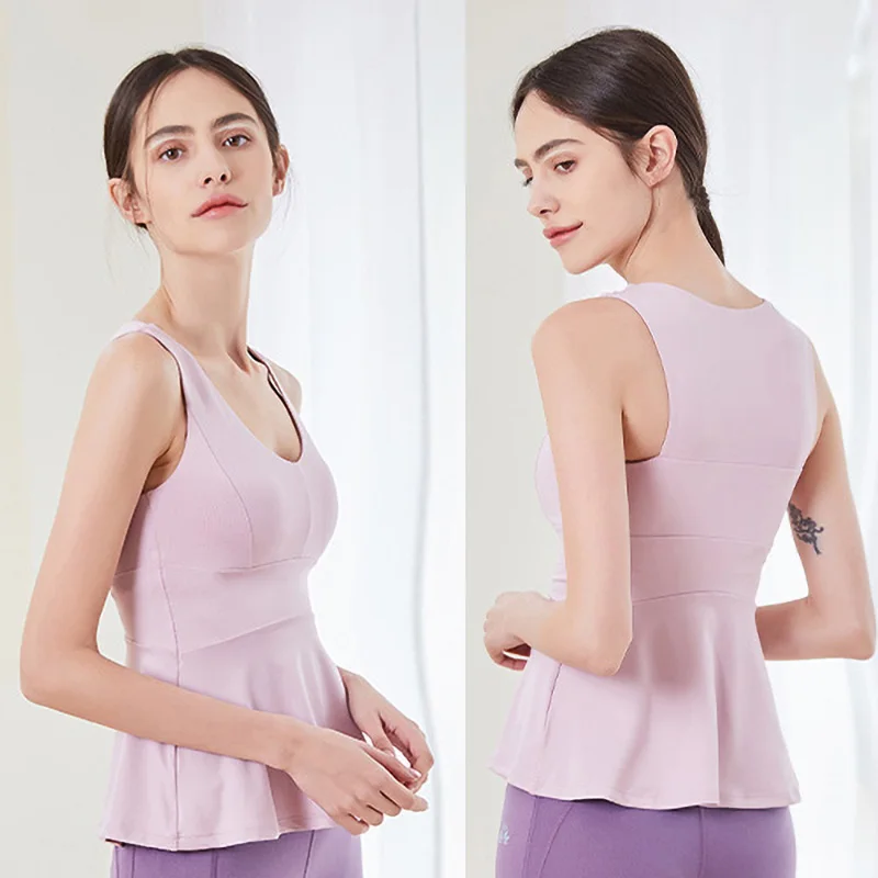 

34/5000 Yoga vest women with chest cushion shockproof inside skirt pendulum sexy gym yoga shirt T-shirt running shirt