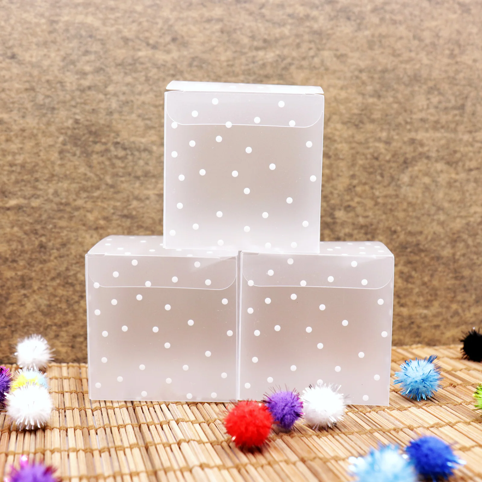 

10pcs PVC Transparent Square Dot Candy Box Chocolate Package Gift Box Wedding Favor Baby Shower Birthday Party caja de dulces