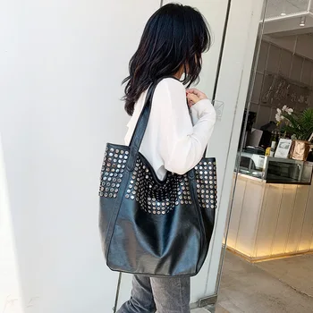 

2020 Women Pu Leather Bags for Women Hign Capacity Fashion Shoulder Bag Ins Rivet Big HandBags Durable Design Bags Spring New