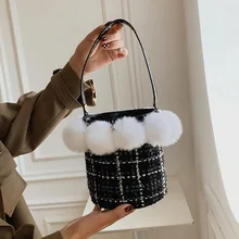 

Bucket Bag 2021Autumn Winter New Plush Hairball Crossbody Shoulder Bag Fashion Personality Designer Luxury Messenger Bolso Mujer