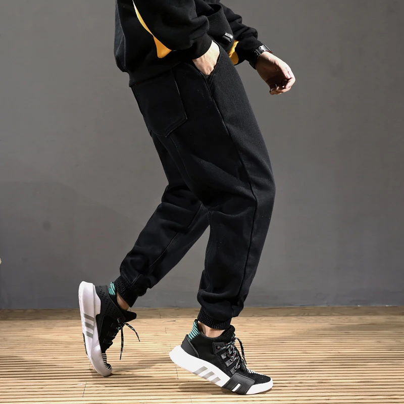Fashion Winter Jeans Men Joggers Loose Fit Black Color Spliced Designer Velvet Harem Jeans Cargo Pants 2