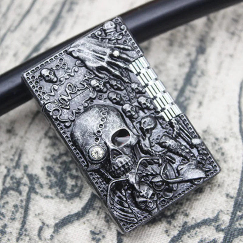 

Skull Gas Lighter Grinding Jet Gas Flint Lighter Butane Metal Emboss Crisp Bright Sound Cigarette Cigar Lighter Gadgets For Men