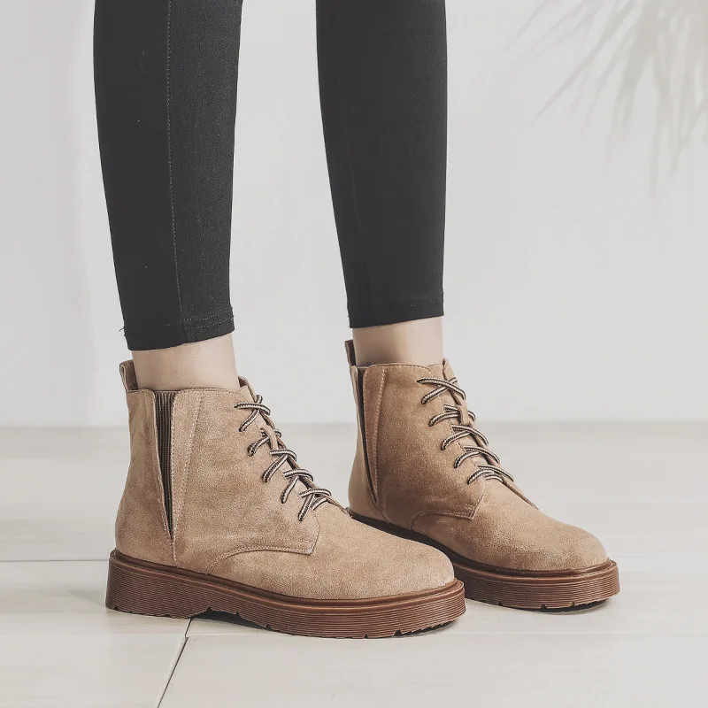 

Spring and Autumn Winter Martin's new English-stylestudents'high collar short-sleeve boot tide.