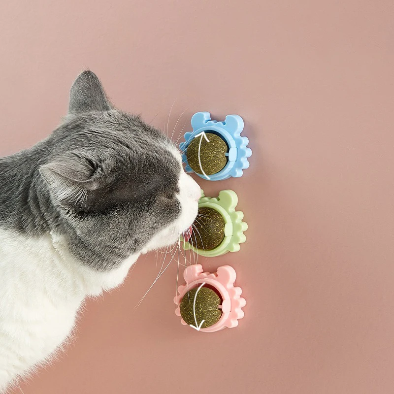 2021 New Crab Catnip Ball Pure Natural Mint Leaf Rotating Interactive Cat Toy Self-Adhesive Catnip Teeth Cleaning Edible Ball