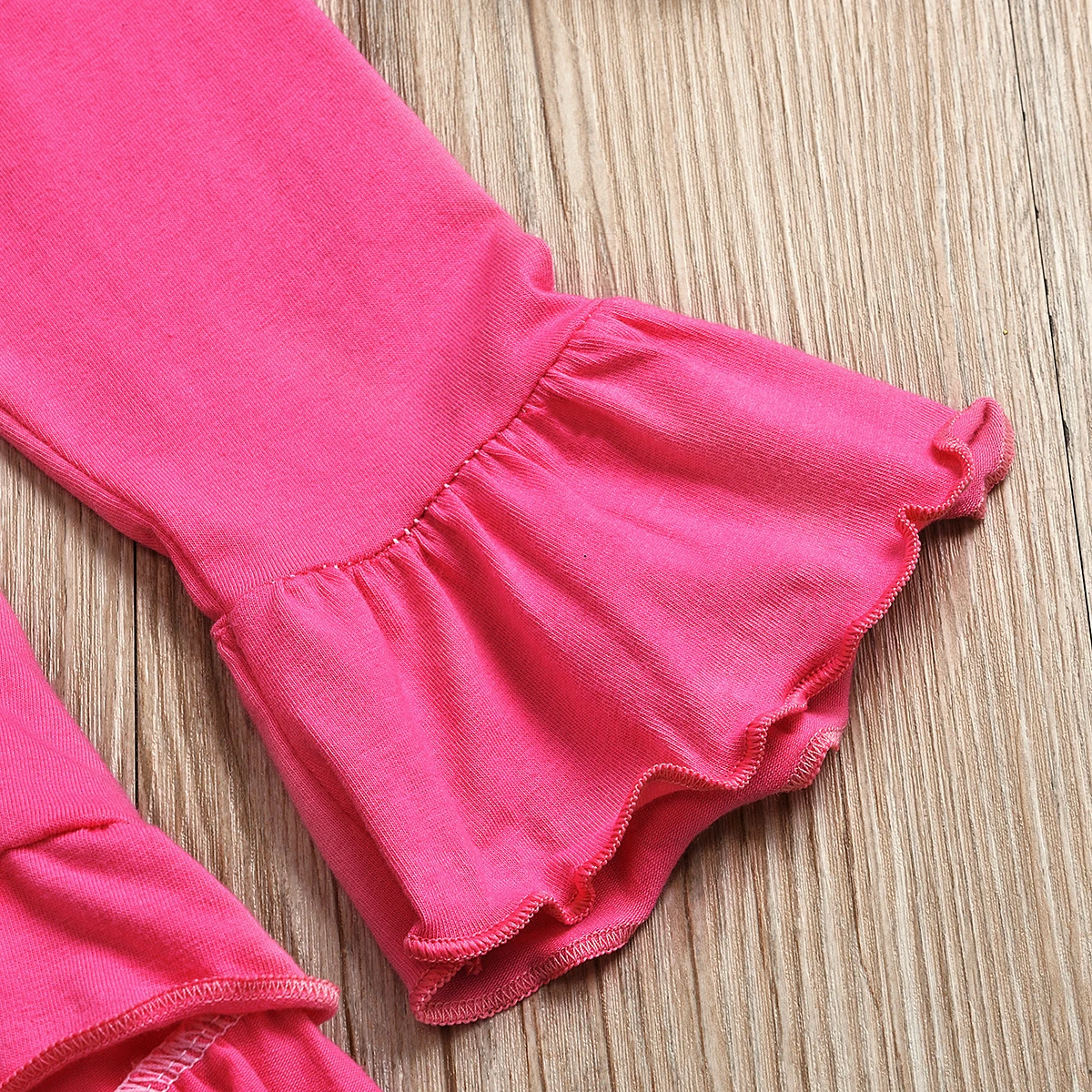 Комплекты одежды для маленьких девочек на День святого Валентина топы с оборками и штаны с надписью «LOVE» шарф, комплект одежды из 3 предметов От 1 до 6 лет