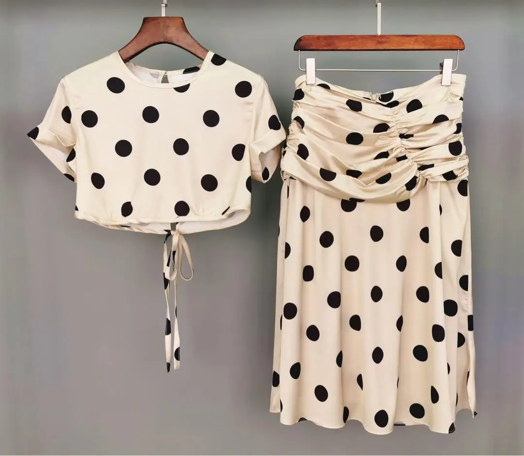 

2019 ladies fashion wave print set short-sleeved shirt + pleated skirt 2 sets 0806