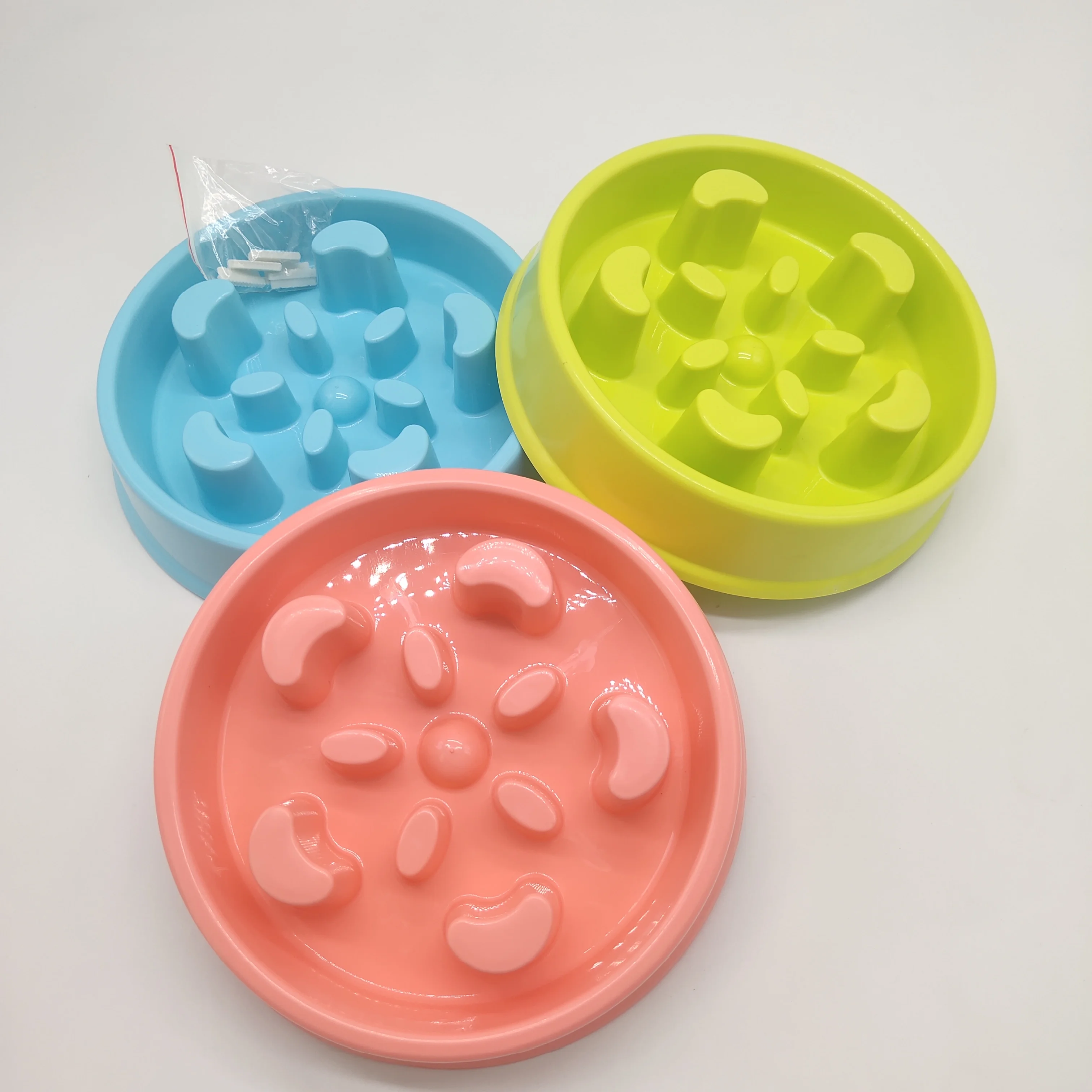 

Pet Dog Plastic Bowl Anti Choke Eating Slow Down Water Food Feeder For Small Large Dogs Cats Pet Feeding Dishes