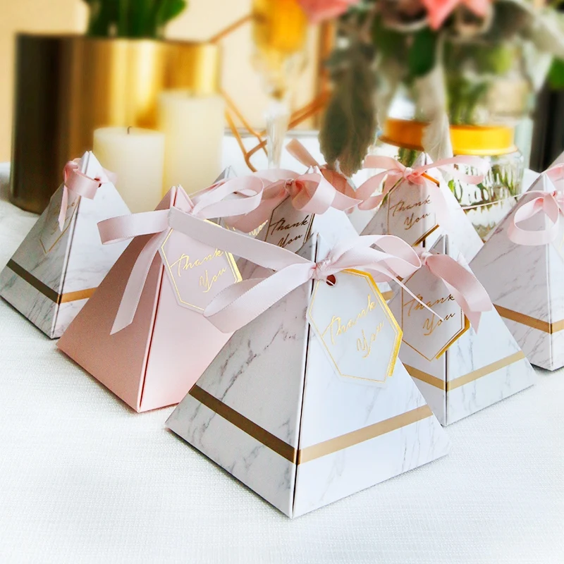 

100Pcs Europe Triangular Pyramid Style Candy Box Wedding Favors Party Supplies Paper Gift Boxes with THANKS Card & Ribbon