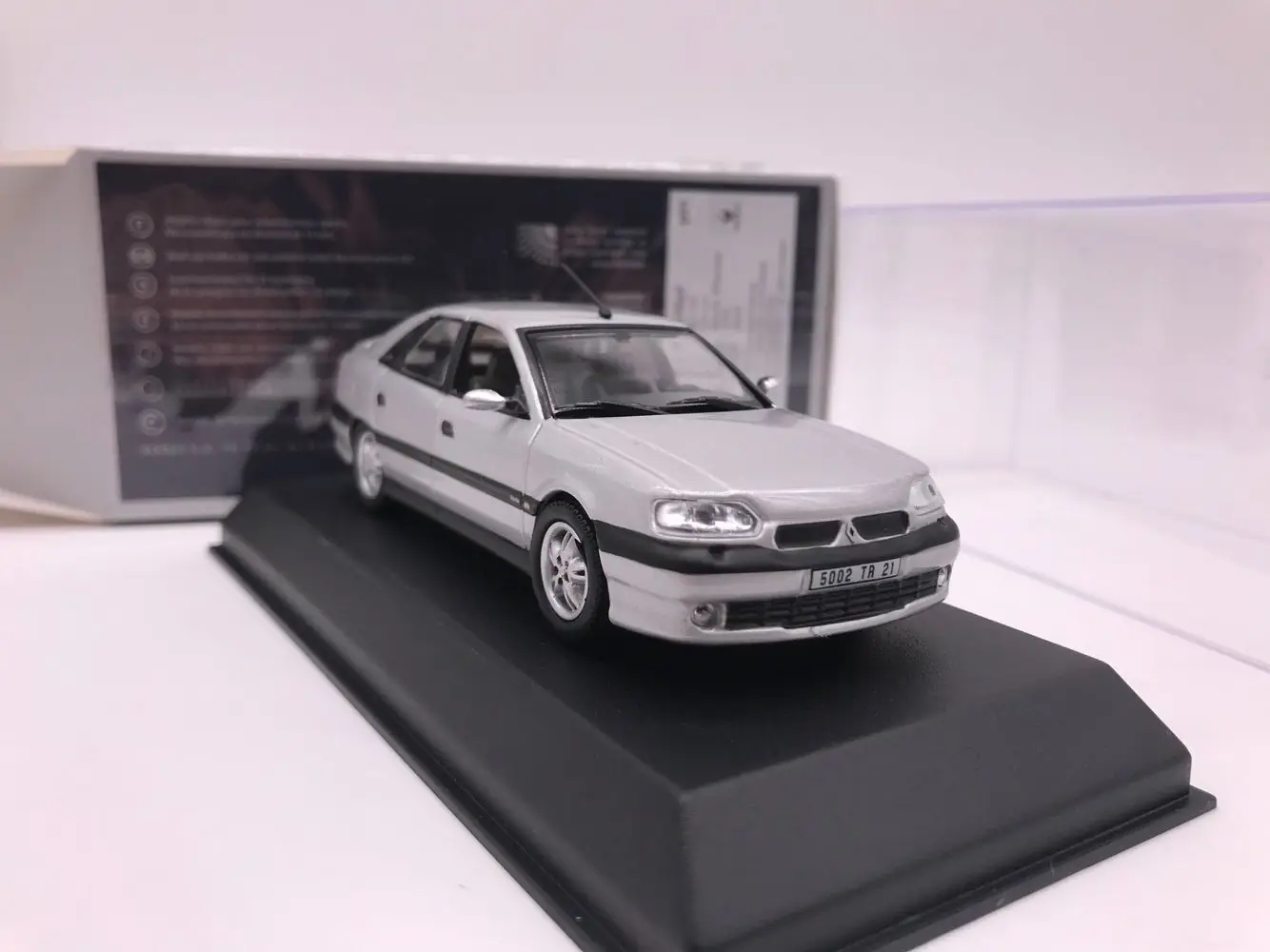 N OREV 1:43 Renault safrane 1993 бутик сплав автомобиль игрушки для детей модель детской игрушки оригинальная упаковка